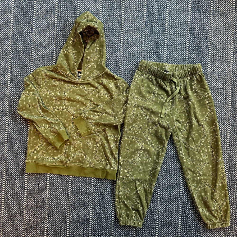 EVER AFTER bandanna print SET - WORN ONCE